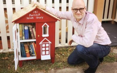 Happy ending for Brisbane family who used social media to track down stolen street library – ABC News (Australian Broadcasting Corporation)