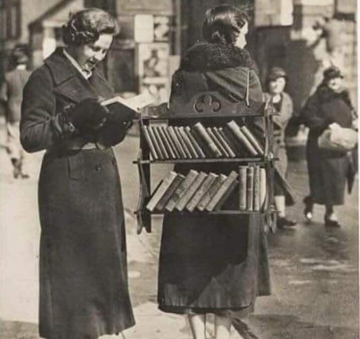 A Walking Library in London during the 1930s- another ingenious  way to get libraries out in the streets !