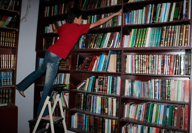 How a group of Syrian residents assembled a secret library